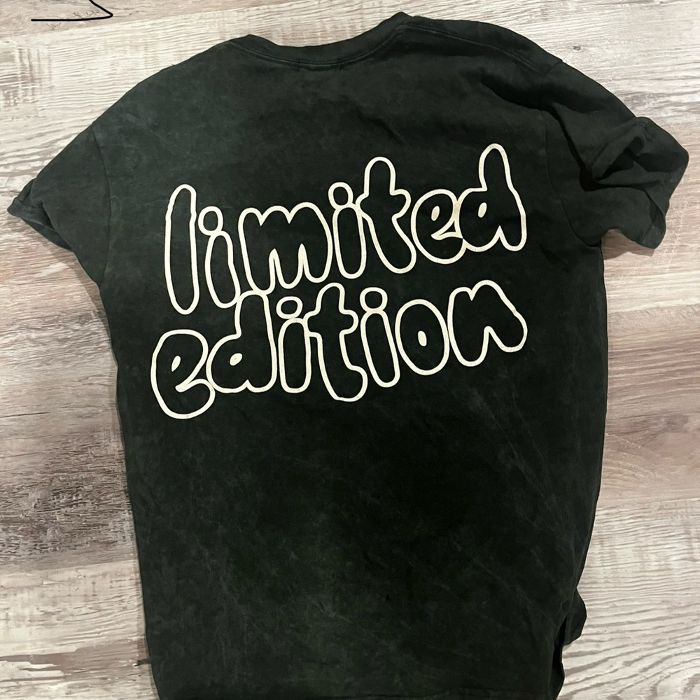 Dark green graphic tee